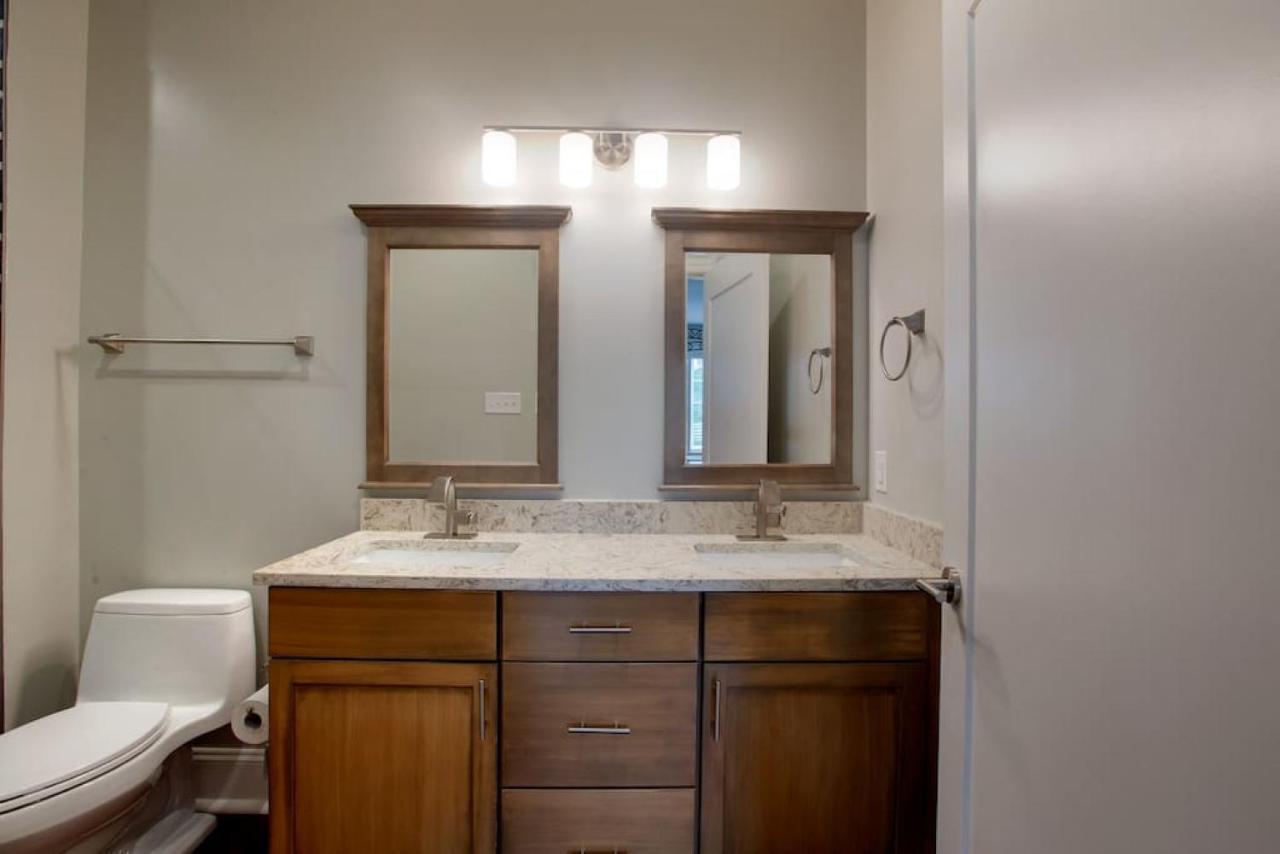 Newly Renovated 4 Bed 3 Bath And 2 Parking Spots Villa Savannah Exterior foto